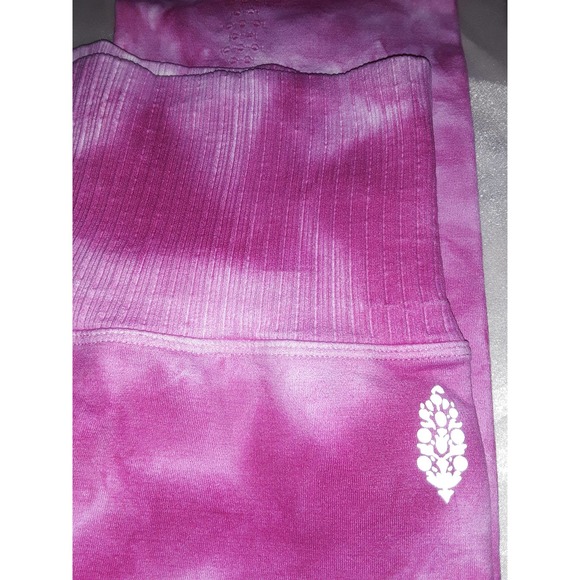 NWT Free People Size M/L Movement GOOD KARMA Pink Tie-Dye Leggings - Picture 8 of 10